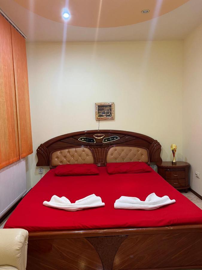Aurora Boutique-Studio Premium Bed & Breakfast Bucureşti Ngoại thất bức ảnh